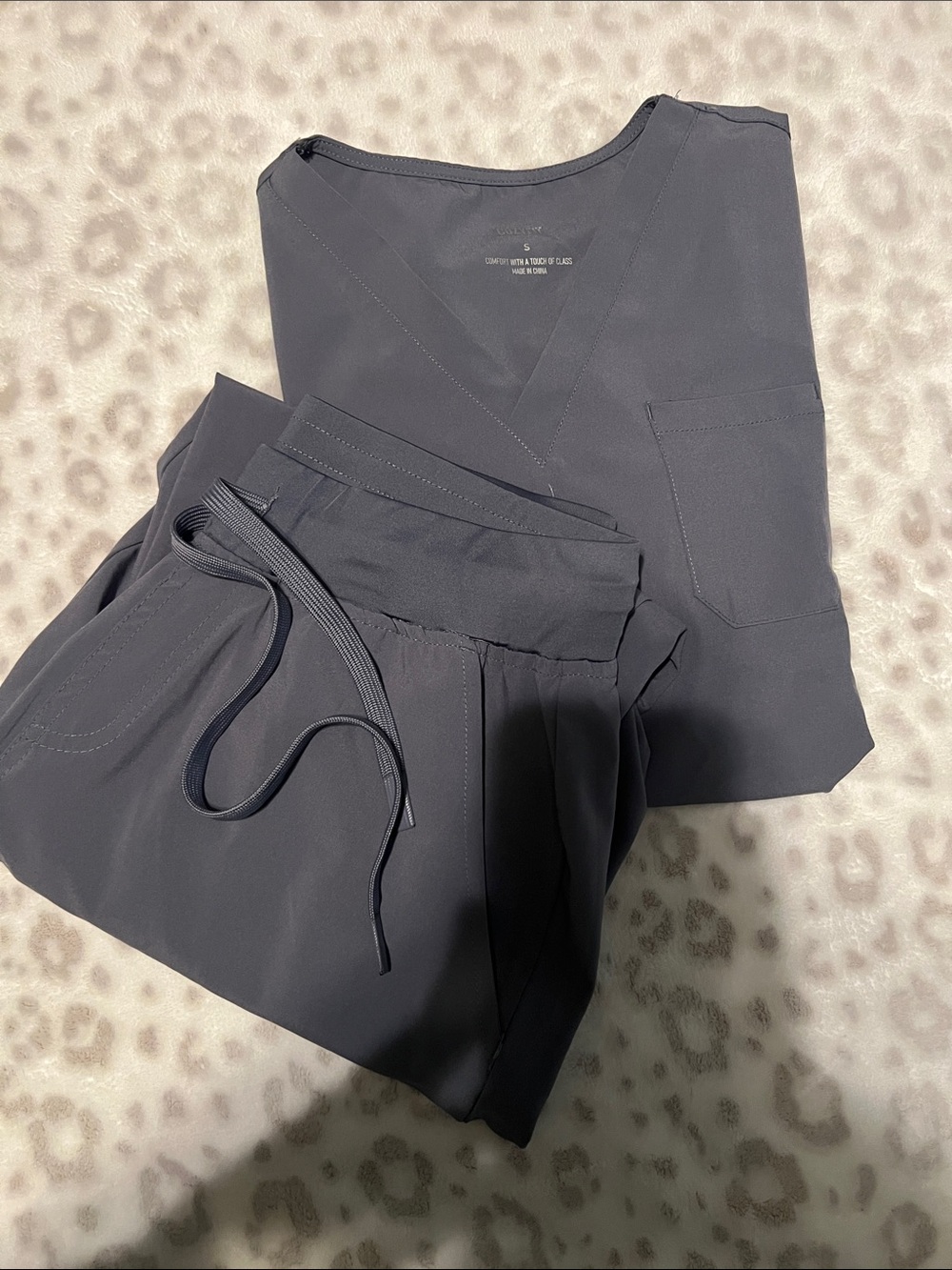 COZYFIT Women's Relaxed Jogger Scrub Set - Charcoal